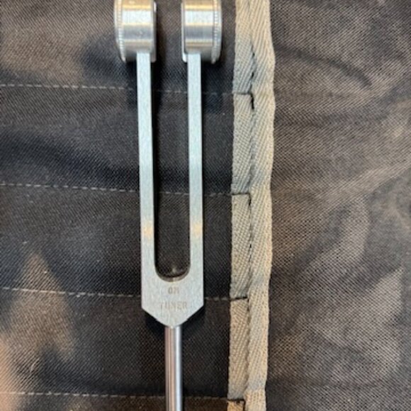 Set of 9 Medivibe Tuning Forks + Om Tuner – Sound Therapy & Chakra Healing Tools - Picture 6 of 7